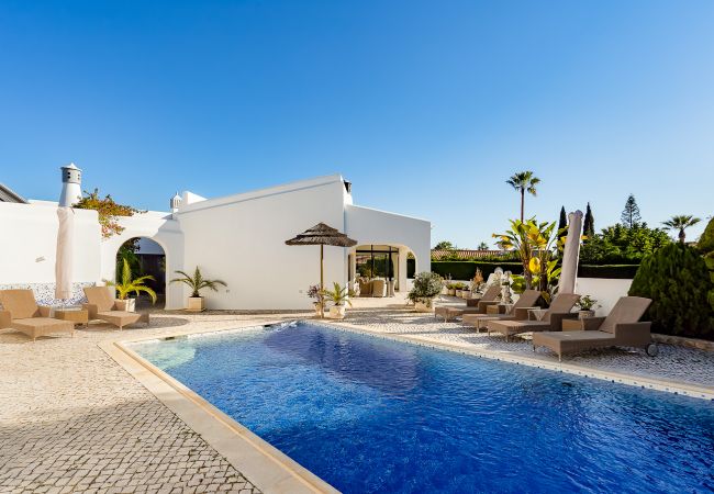 Villa/Dettached house in Carvoeiro - Casa Blanca