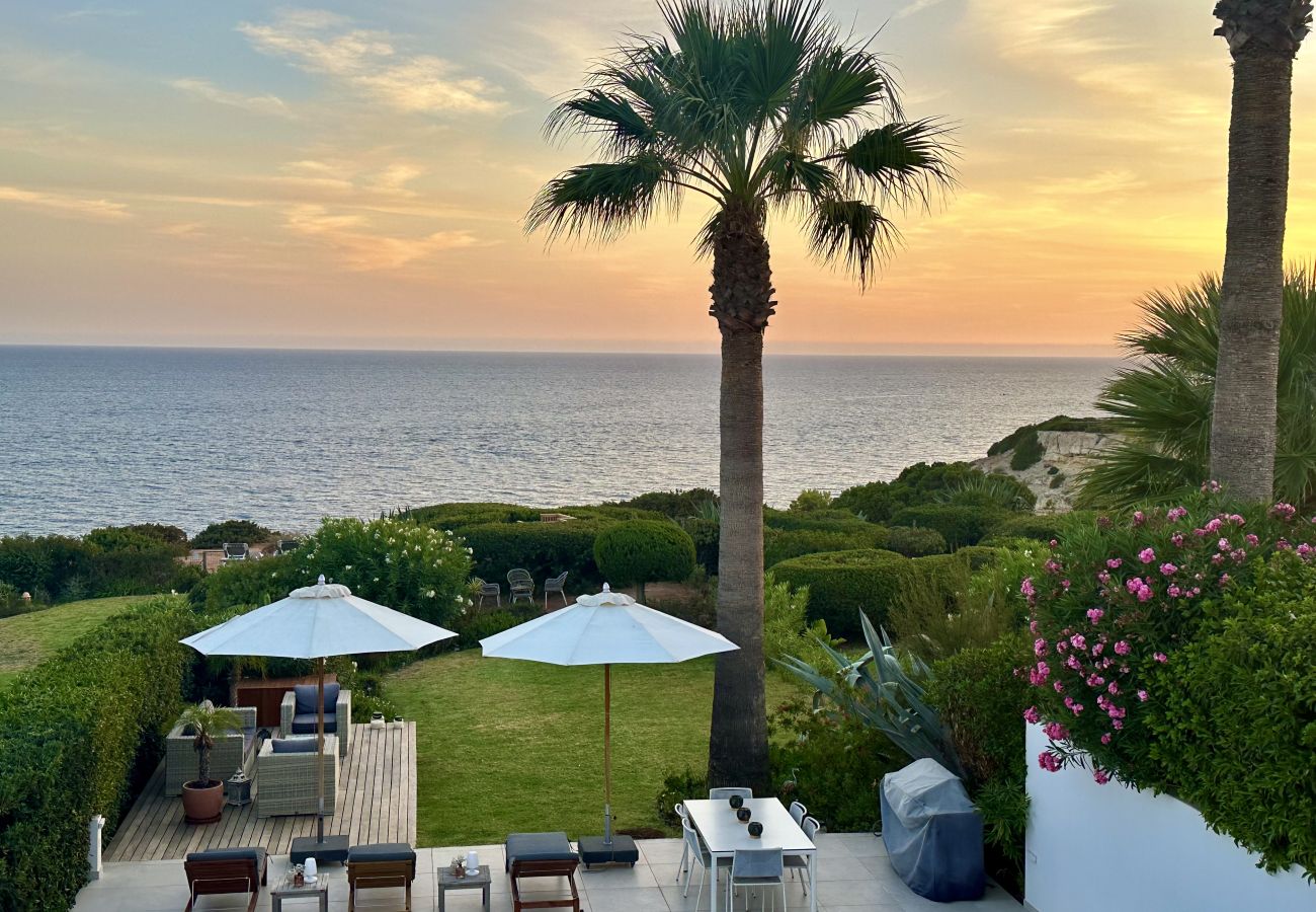Townhouse in Carvoeiro - Casa Girassol Townhouse in Carvoeiro - Casa Girassol